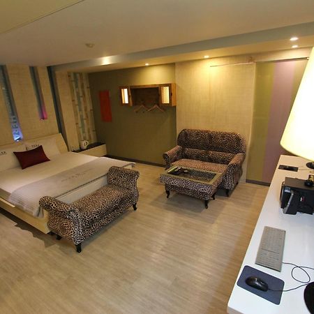 Hera Hotel Daegu Room photo